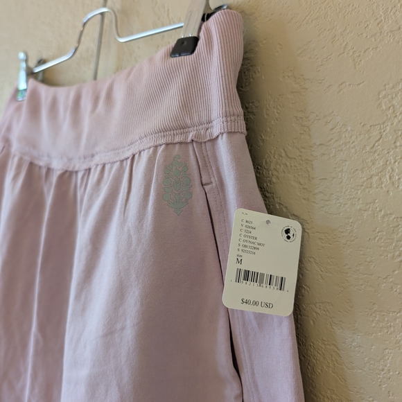 FP Movement by Free People Hot Shot Harem Shorts- Size Medium - Picture 3 of 5